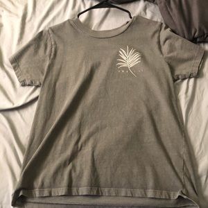 Grey O’Neill tee